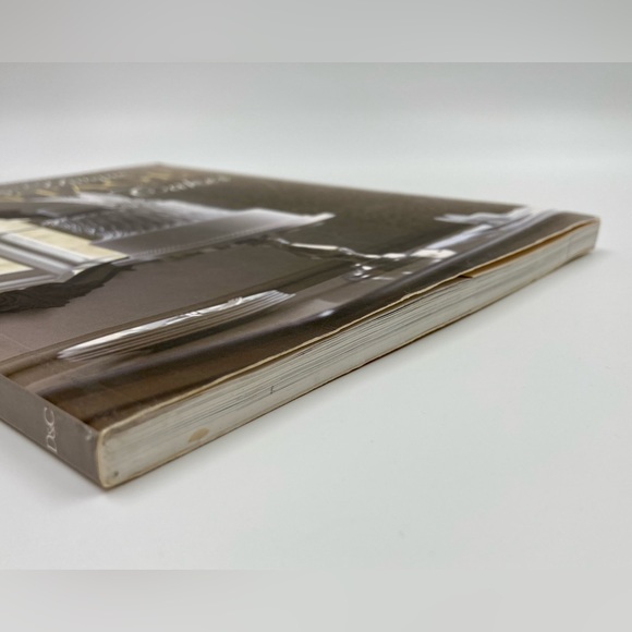 Chic & Unique Vintage Cakes by Zoe Clark / Wedding, Birthday, Shower / Recipes - Picture 5 of 9